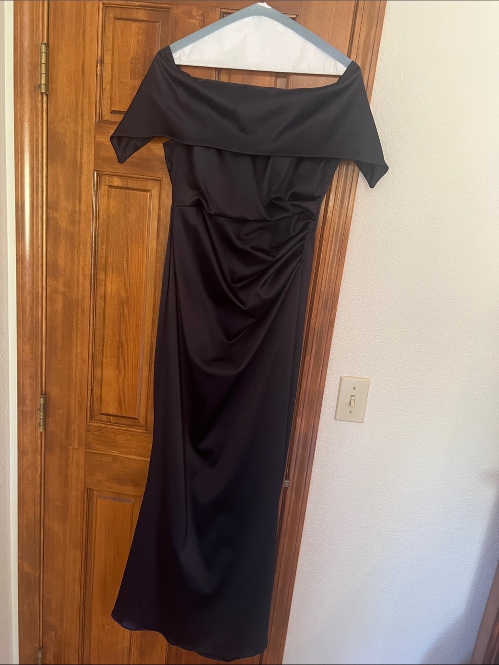 Vince Camuto Black One-Shoulder Evening Gown